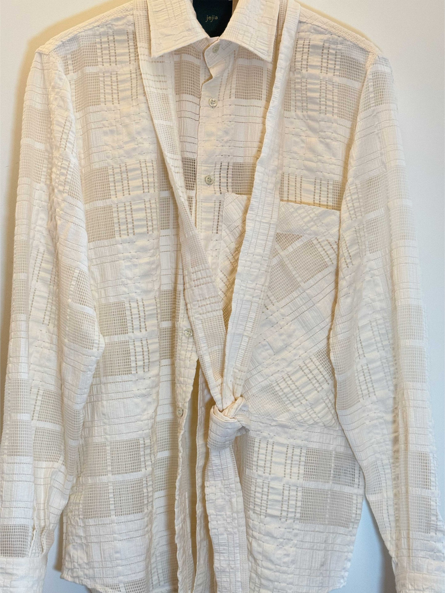 chemise écrue avec cravate et poche