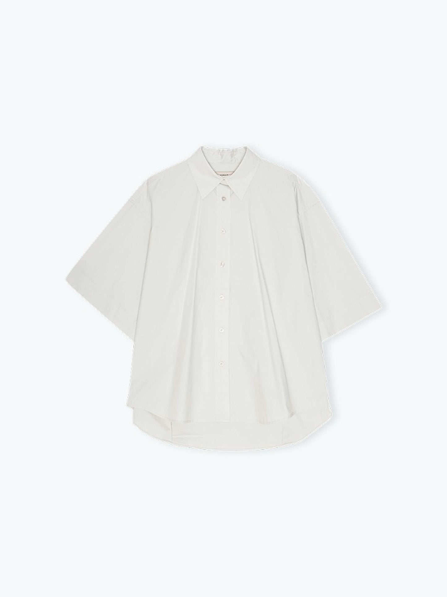 chemise manches courtes avec des boutons