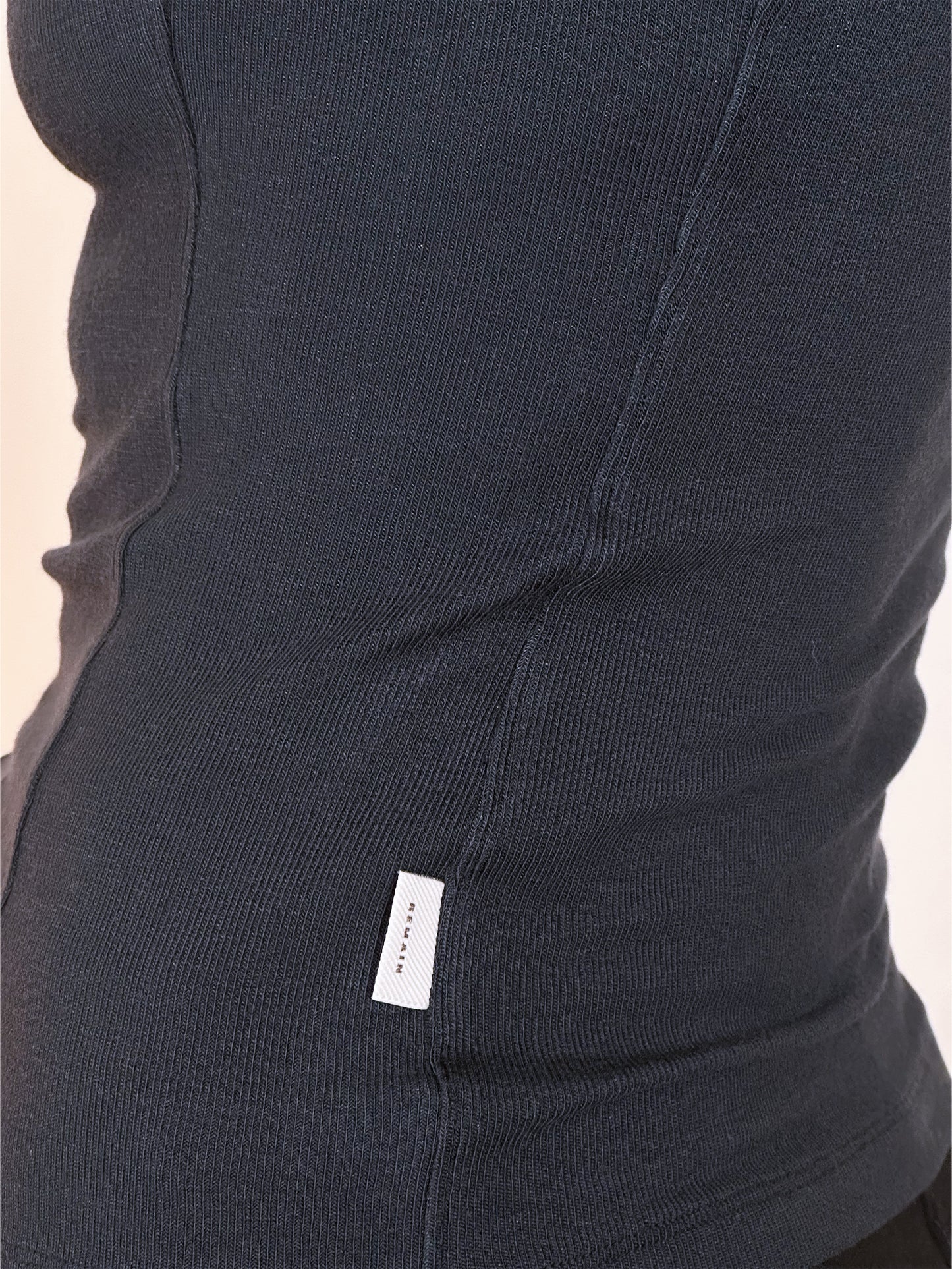 REMAIN - SHORT SLEEVE TOP DARK