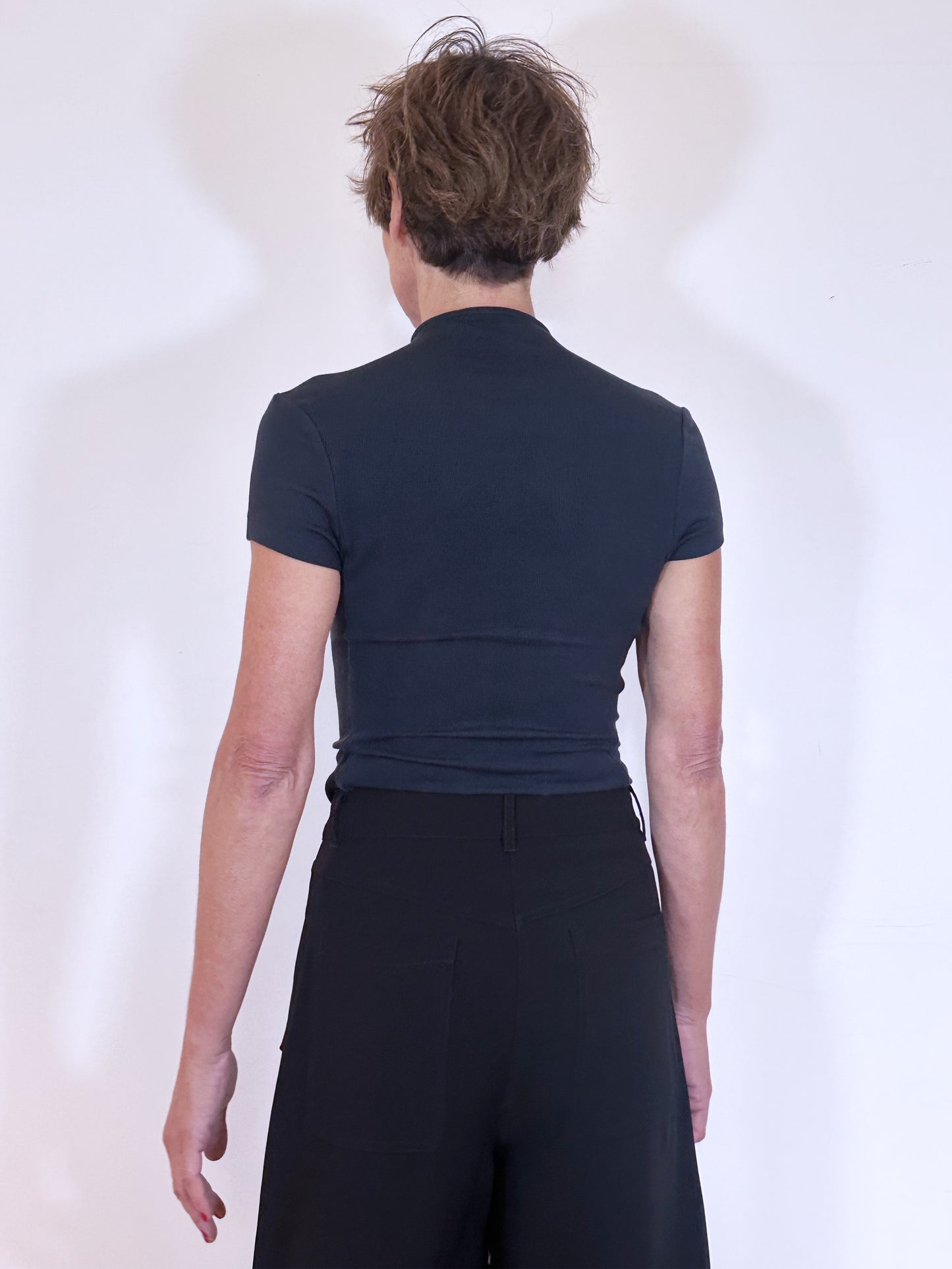 REMAIN - SHORT SLEEVE TOP DARK