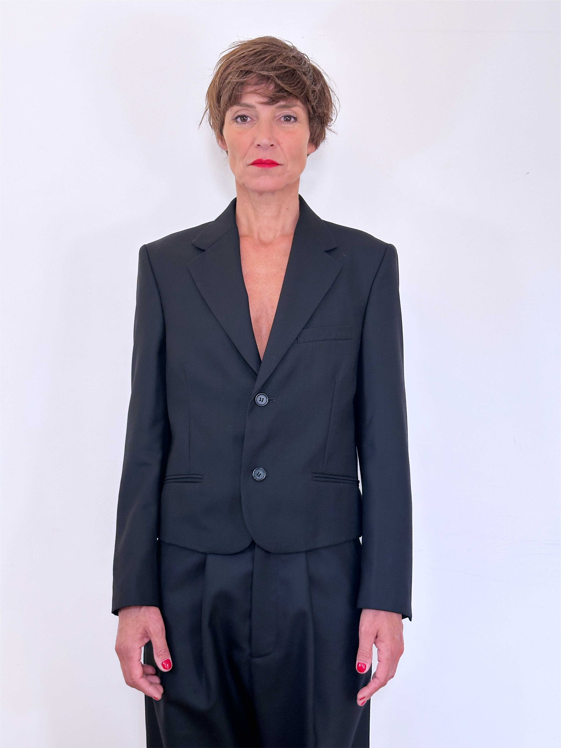 veste de blazer courte noire avec boutons et épaulettes