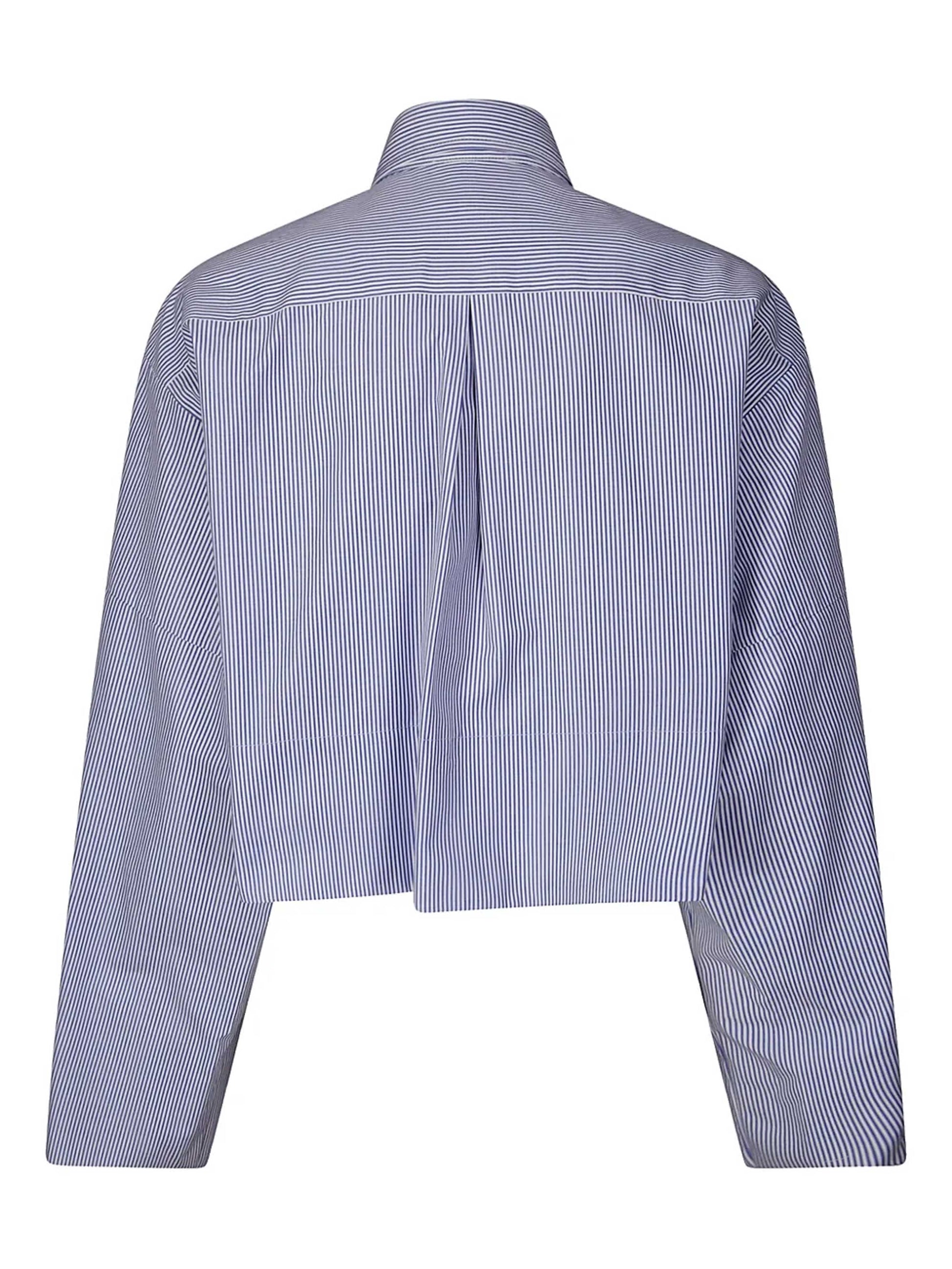 chemise avec rayures vu de dos